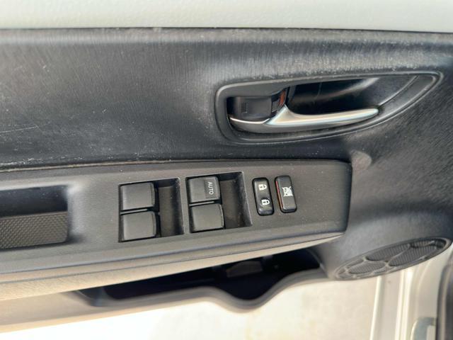 TOYOTA Yaris 1.5 5 POSTI IBRIDA OK NEOPATENTATI BI-COLOR