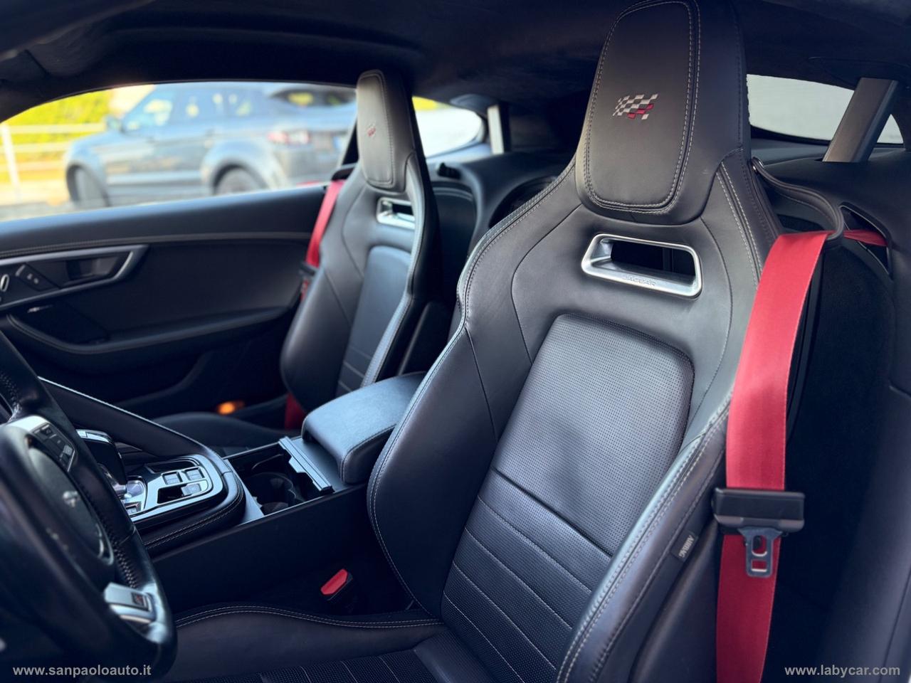 JAGUAR F-Type 2.0 aut. Coupé Chequered Flag