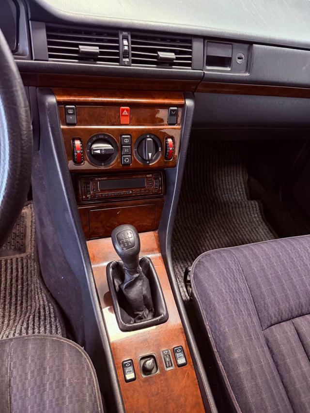 MERCEDES-BENZ E 220 ? 220E-16 cat ASI