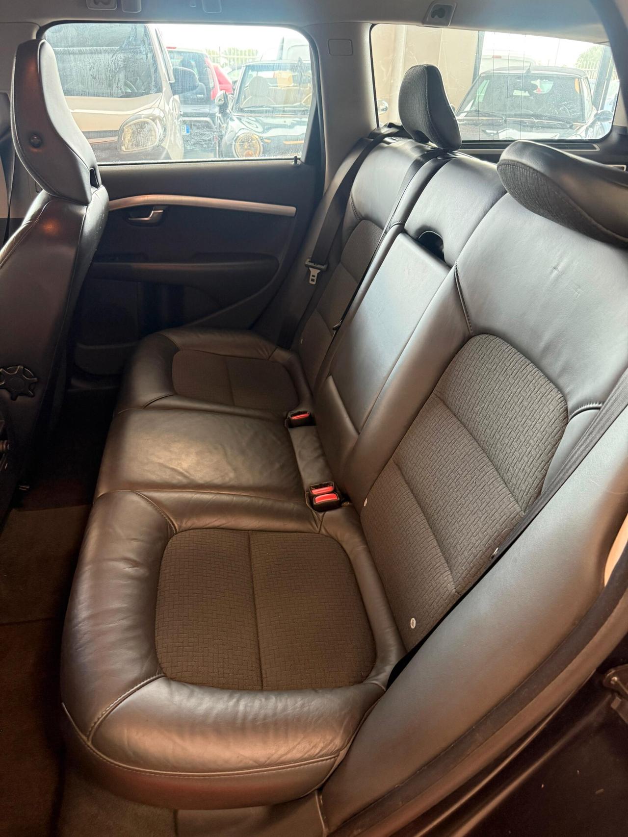 Volvo V70 2.4 D5 Geartronic Summum