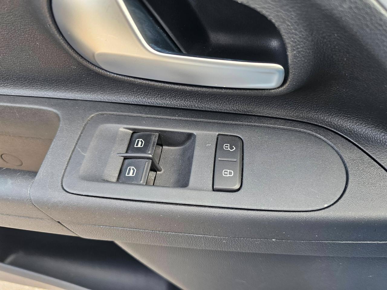 VOLKSWAGEN UP 1.0 MPI 60CV MOVE