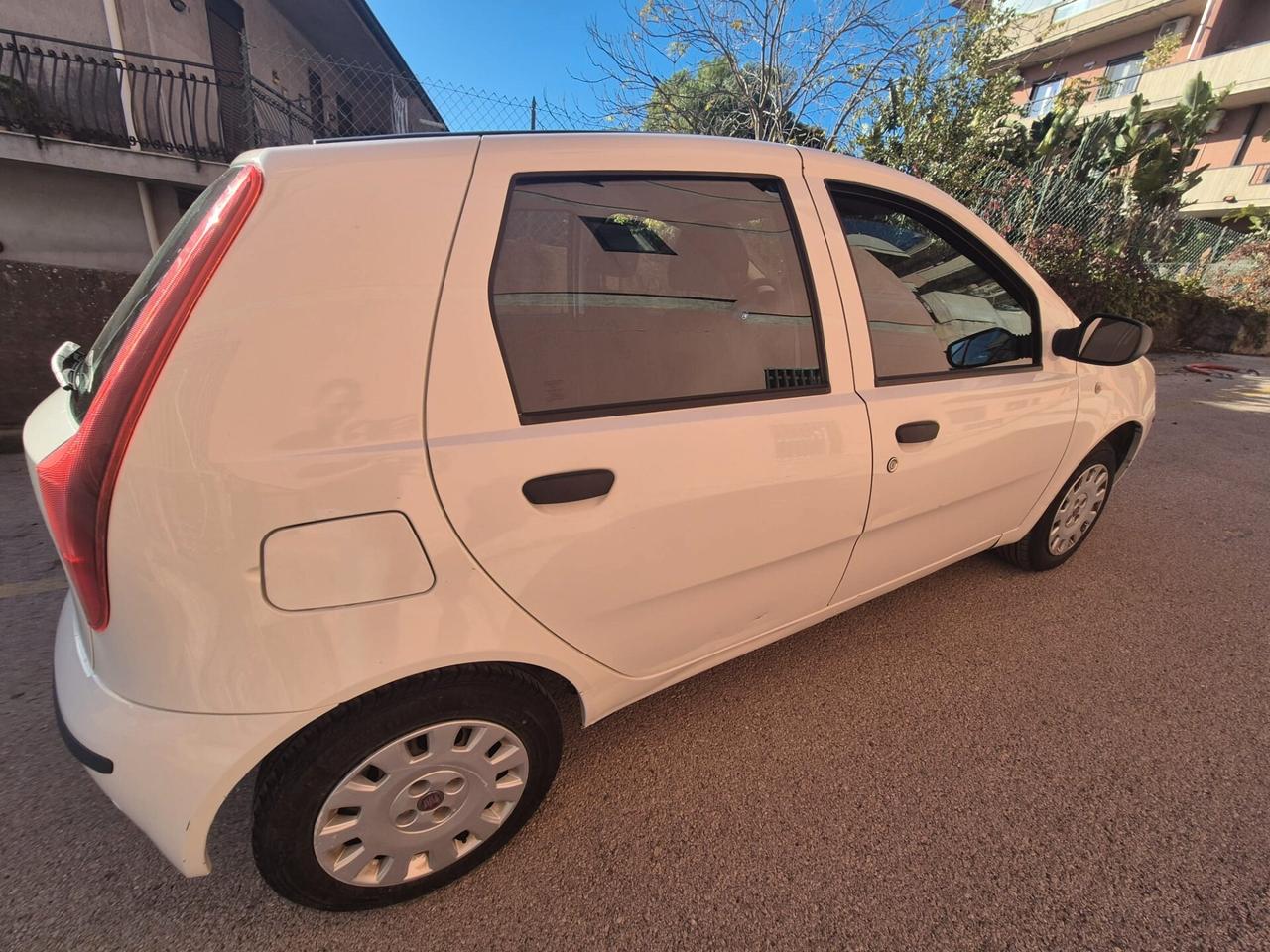 Fiat Punto 1.2 benzina 60cv 5 porte 2010