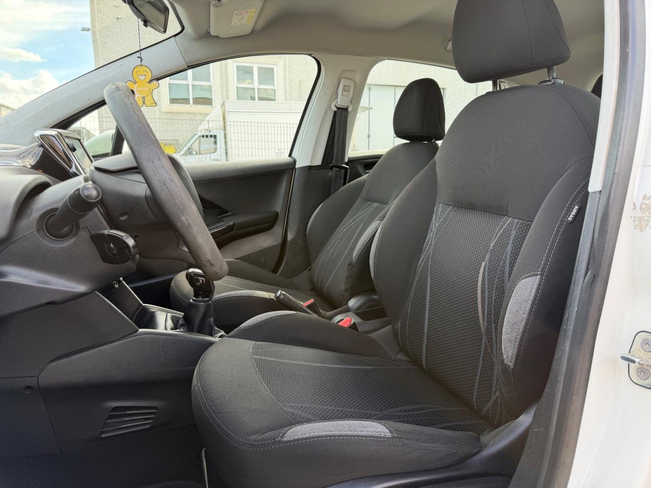 Peugeot 208 1.4 HDi 68 CV 5 porte 12. GARANZIA