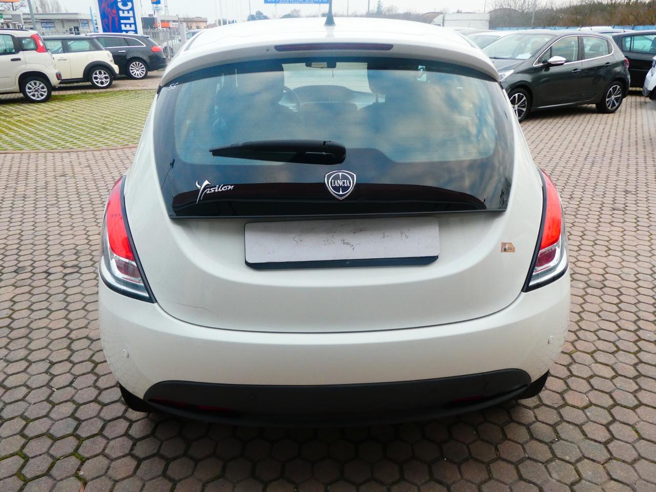 Lancia Ypsilon 1.3 MJT 16V 95 CV 5 porte OK NEOPATENTATI
