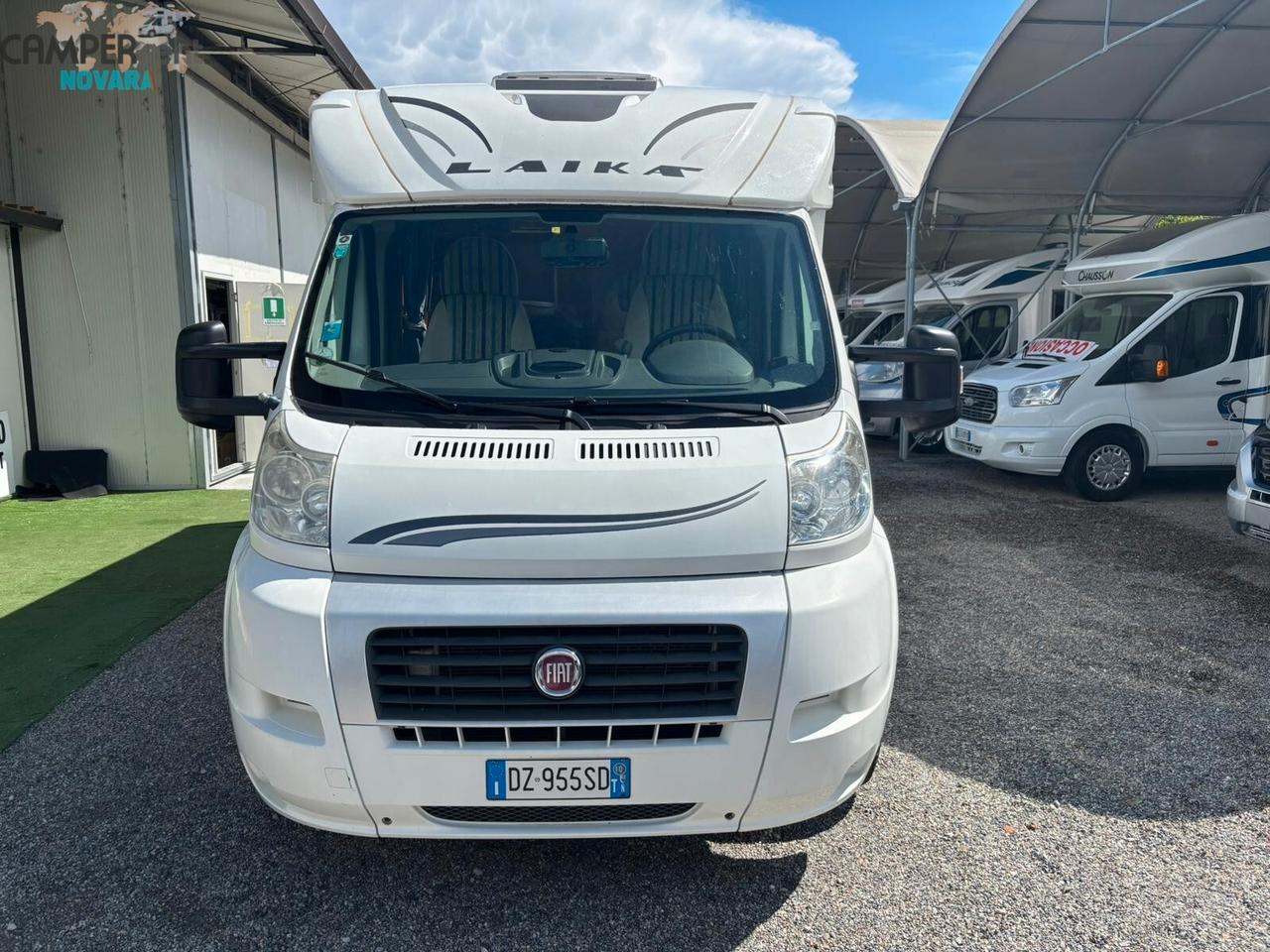 LAIKA X650 R - SEMINTEGRALE CON LETTI GEMELLI IN CODA ED AMPIO GARAGE