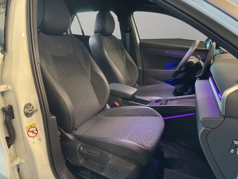 Volkswagen T-Roc 1.5 eTSI 110kW ACT R-Line DSG LED NAVI CAMERA 2026
