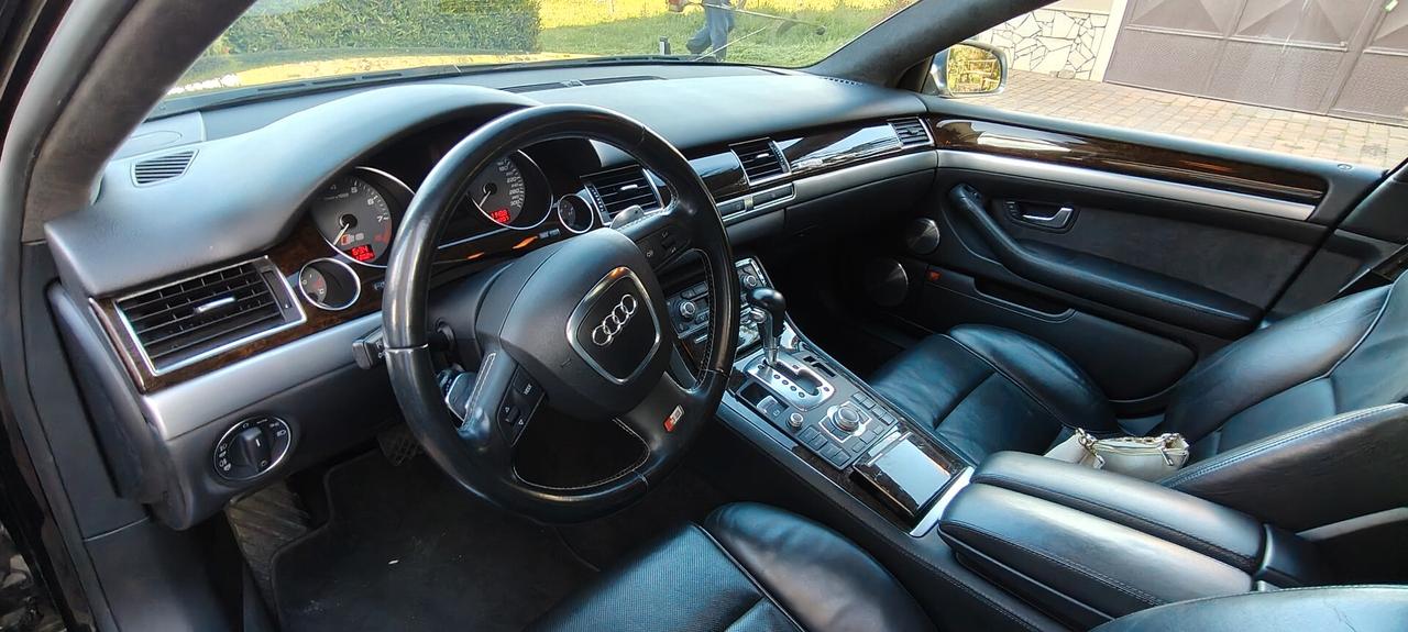 Audi A8 S8 5.2 V10 quattro tiptronic