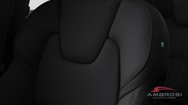 VOLVO XC60 B5 AWD Mild hybrid Benzina Plus Dark