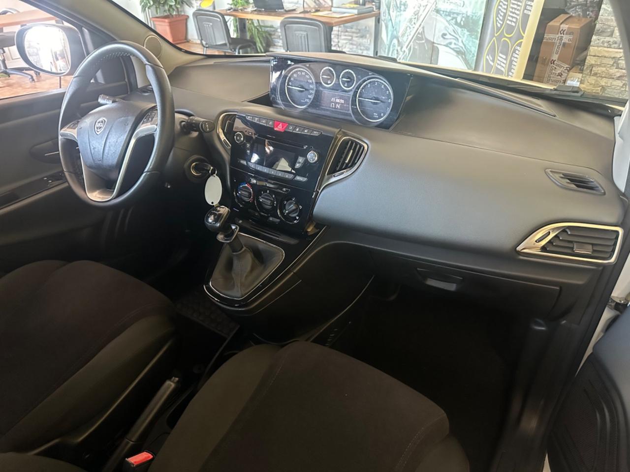 Lancia Ypsilon 1.2benz. Gpl