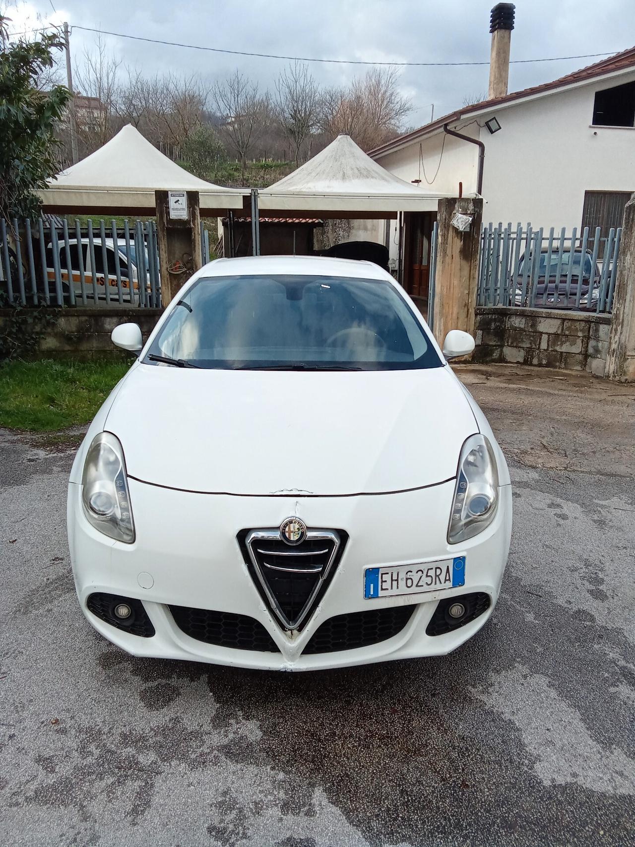 Alfa Romeo Giulietta 1.6 JTDm-2 105 CV 011
