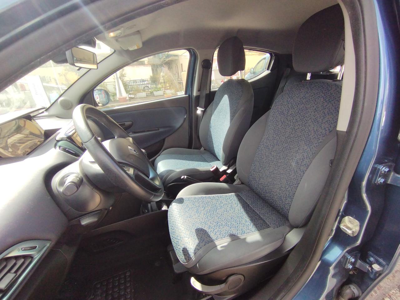 Lancia Ypsilon 1.0 FireFly 5 porte S&S Hybrid Gold