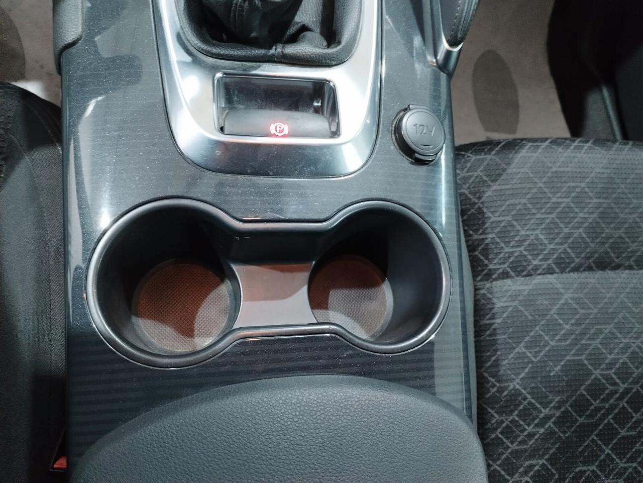 Peugeot 3008 1.6 HDi 115CV Business