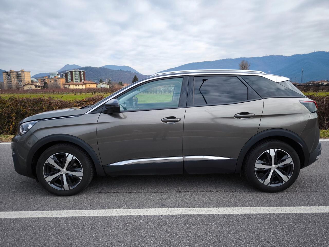 PEUGEOT 3008 1,6 BLUEHDI GT LINE – CAMBIO AUTOMATICO