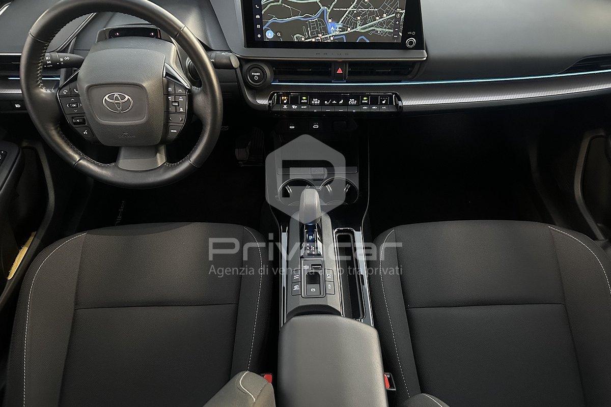 TOYOTA Prius 2.0 Plug-in Hybrid Lounge