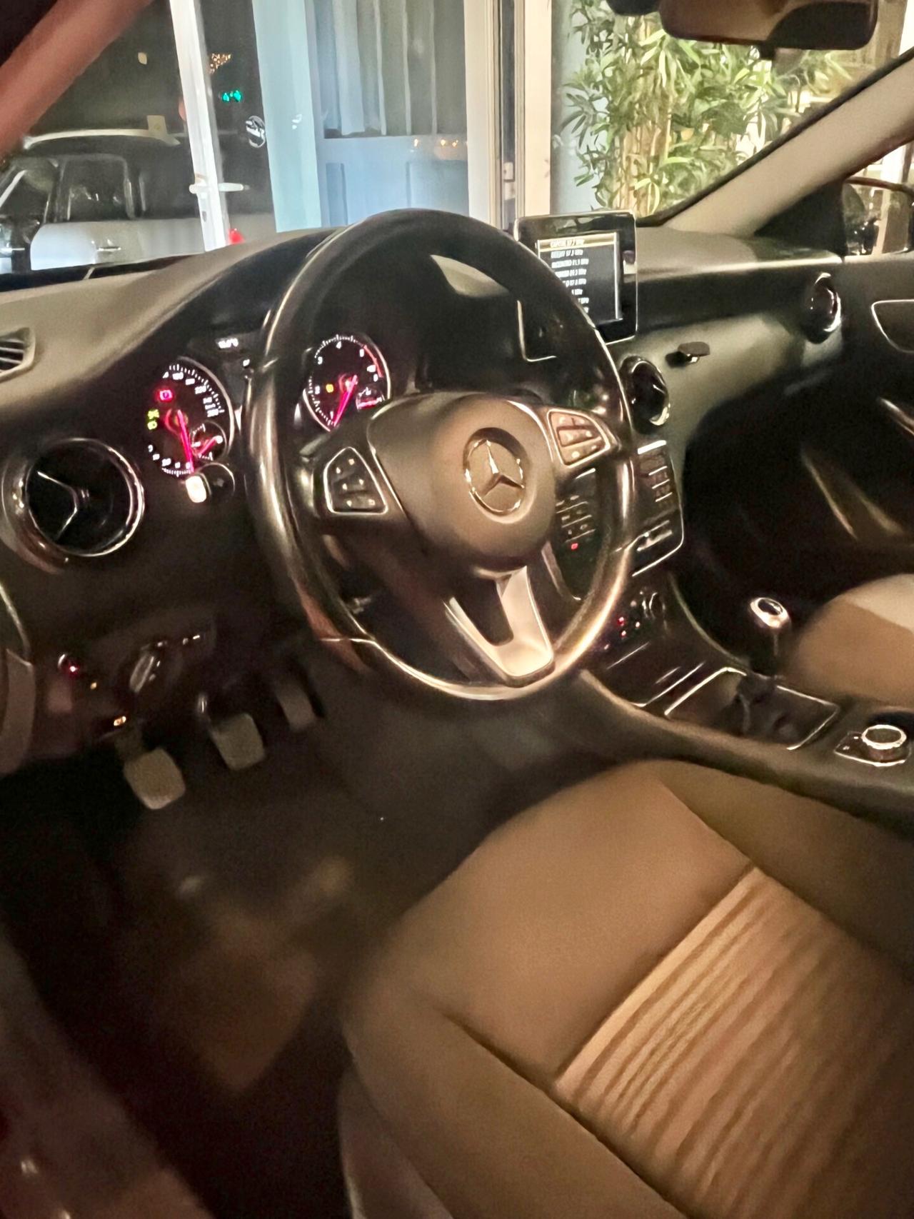 MERCEDES Classe A 160 CDI 90CV Night edition OK NEOPATENTATI TELECAMERA POSTERIORE