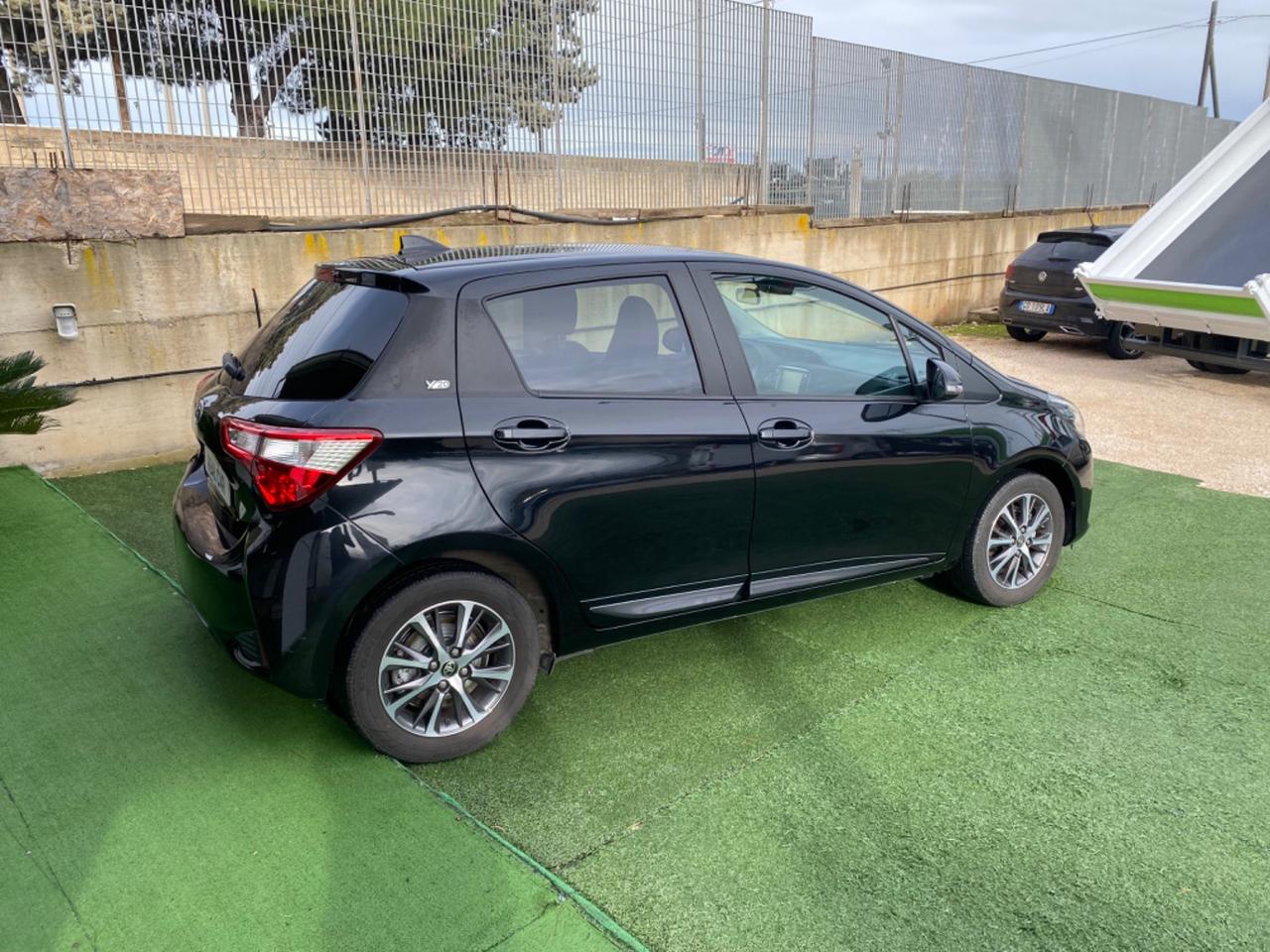 Toyota Yaris 1.0 Benzina Y20 Full Led Anno 2019