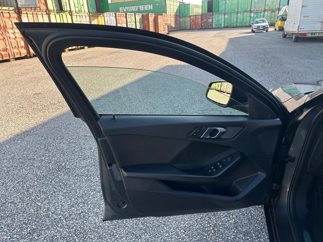 Bmw 116 d 5p. Advantage SPORT