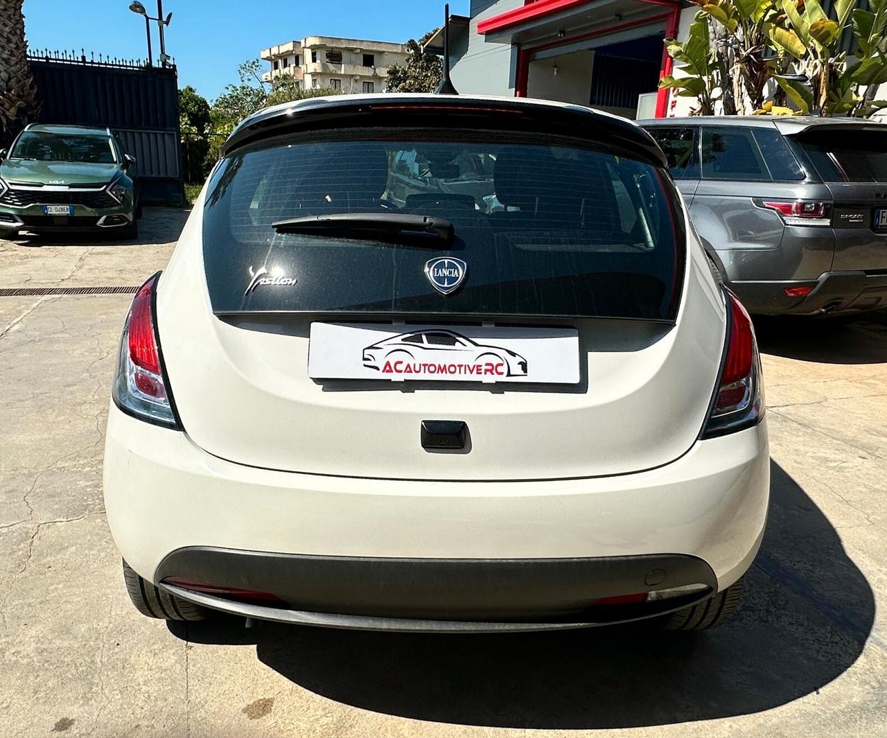 Lancia Ypsilon 1.0 FireFly 5 porte S&S Hybrid Gold