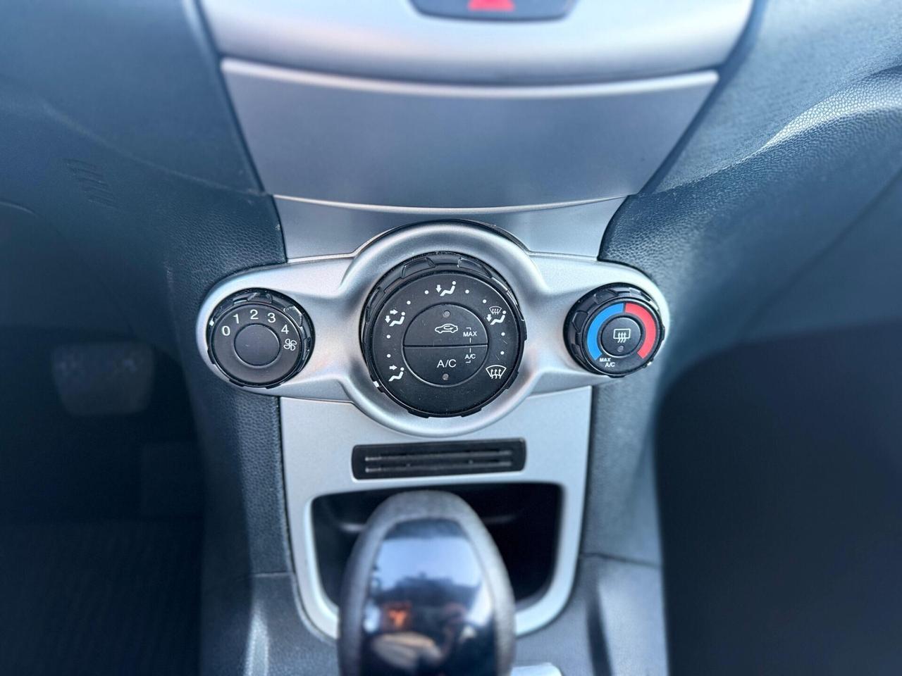 Ford Fiesta 1.4 96CV Automatica Titanium