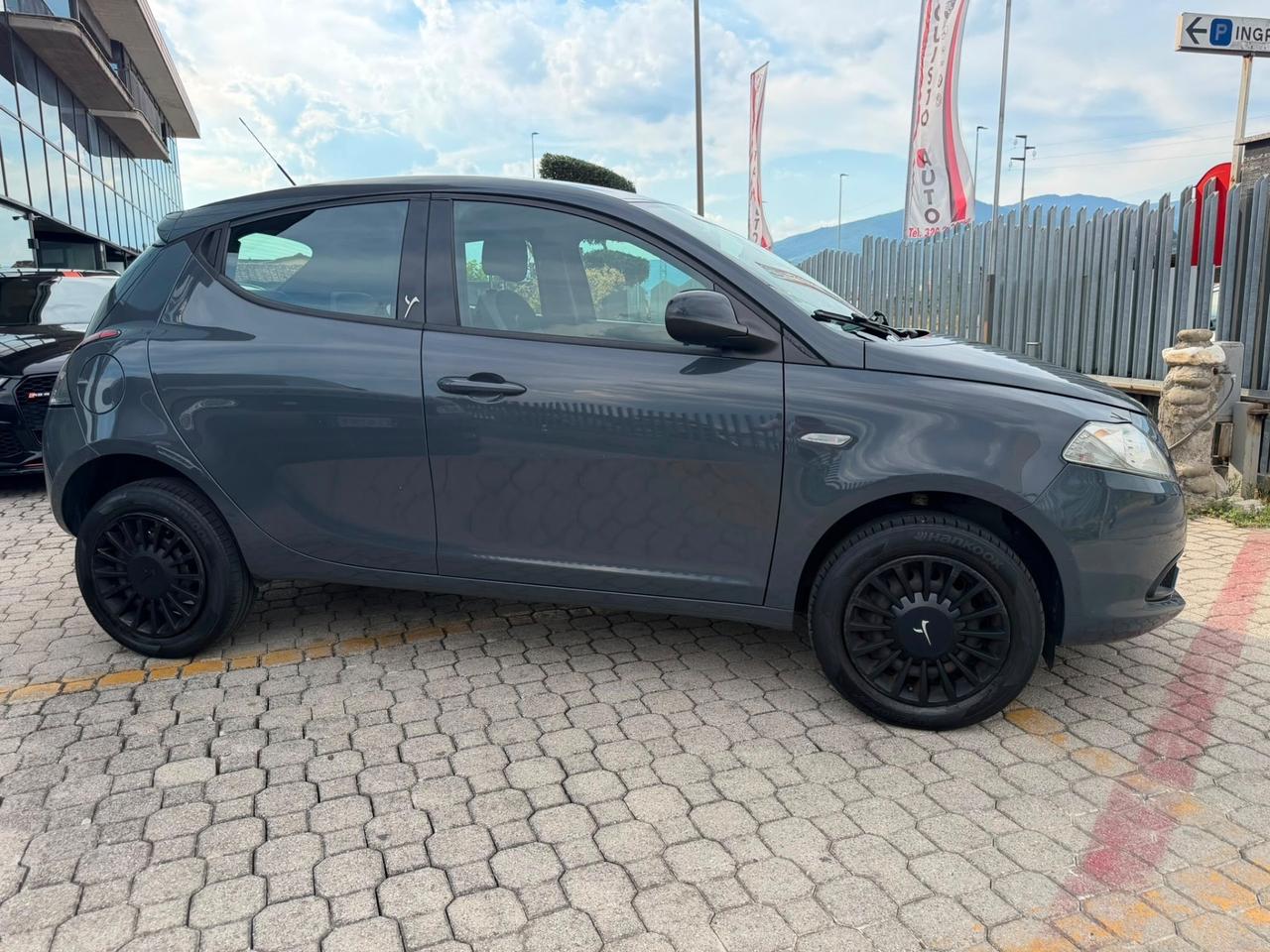Lancia Ypsilon 0.9 TwinAir 85 CV 5 porte Metano Ecochic Elle