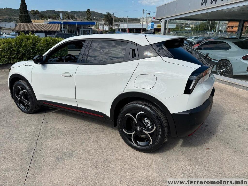 Alfa Romeo Junior 1.2 136 CV Hybrid eDCT6 Speciale a 309 euro al mese