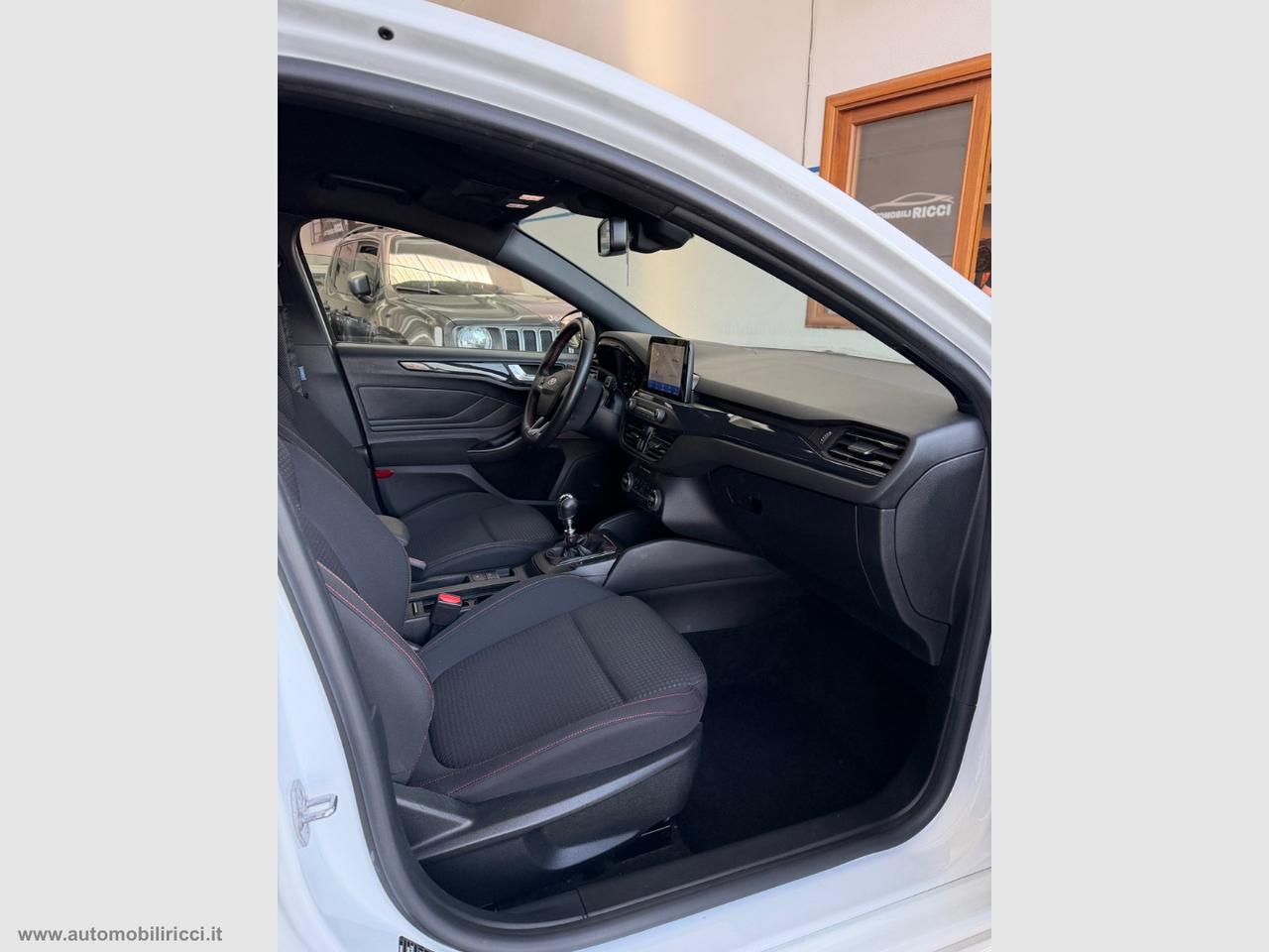FORD Focus 1.0 EcoBoost Hybrid 125CV ST LINE