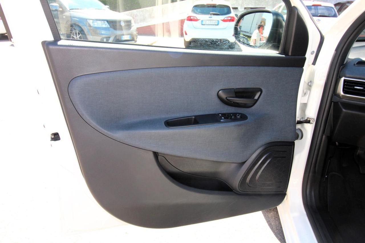 Lancia Ypsilon 1.0 FireFly 5 porte S&S Hybrid Alberta Ferretti