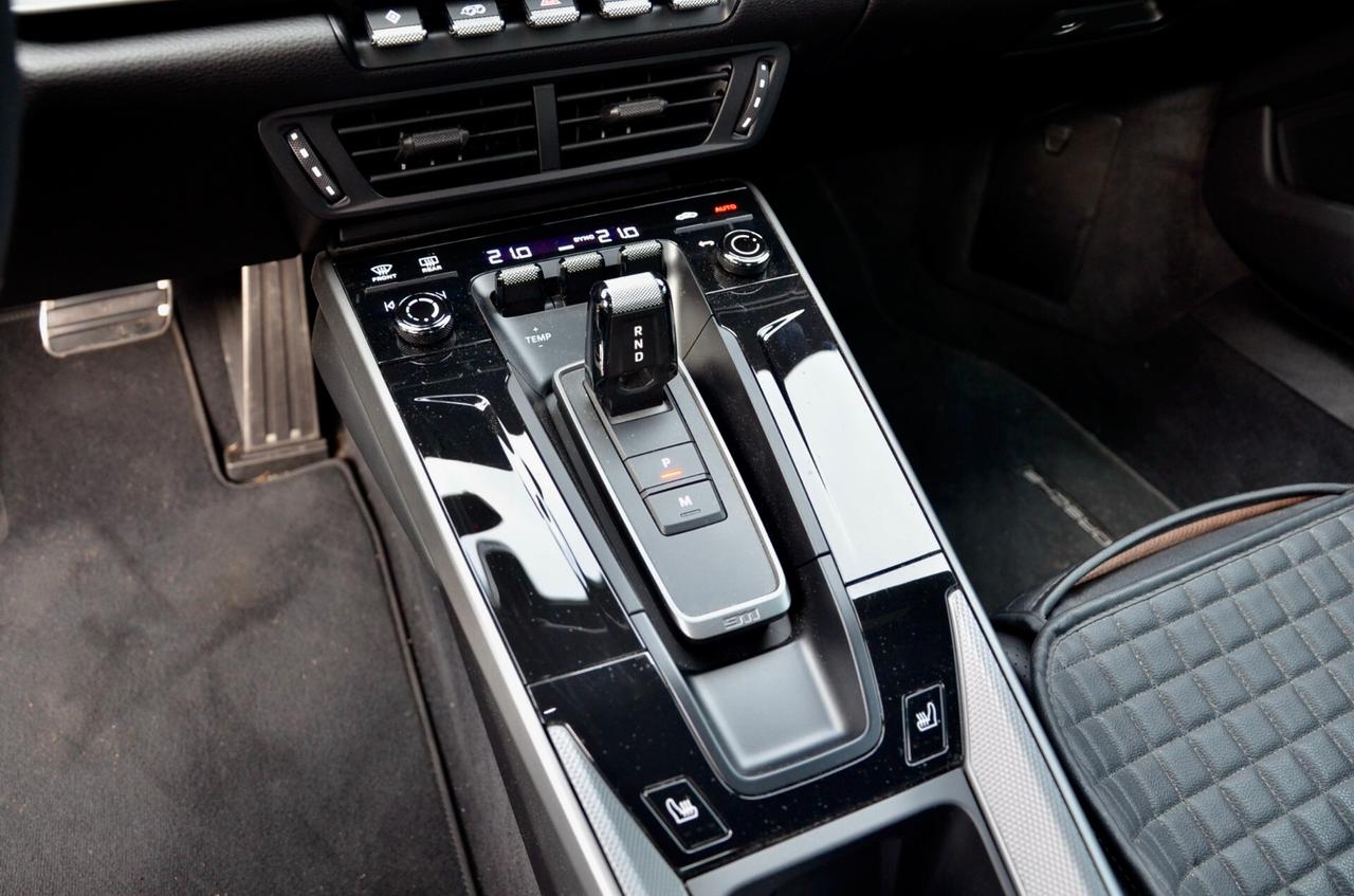 PORSCHE 911 992.2 COUPE 3.0 CARRERA 394cv PDK, GARANZIA UFF PORSCHE, UFF ITALIANA, UNICOPROPRIETARIO, PERFETTE CONDIZIONI, SCARICO, MATRIX, SOSPENSIONI ADATTIVE, SPORT CHRONO, 20"/21", PERMUTE