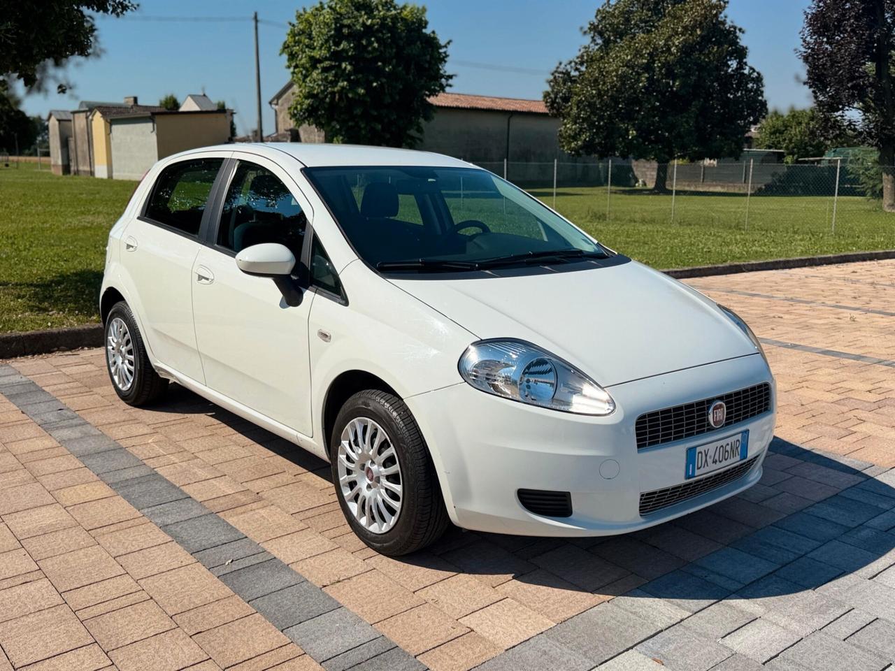 Fiat Grande Punto 1.4 5 porte benzina neopatentati