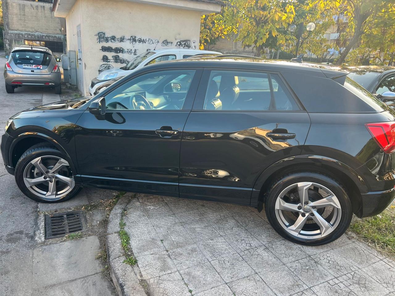 Audi Q2 1.6 TDI s line fari full led navigatore