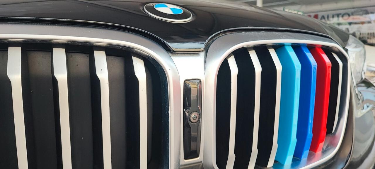 BMW X3 con telecamere perimetrali 2022