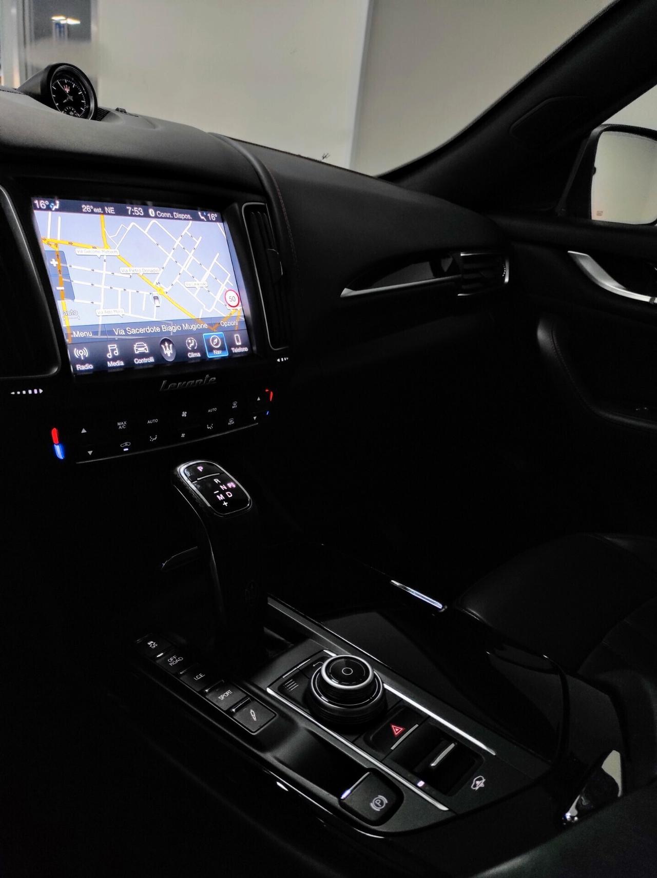 Maserati Levante V6 Diesel 275 CV AWD Gransport Tetto