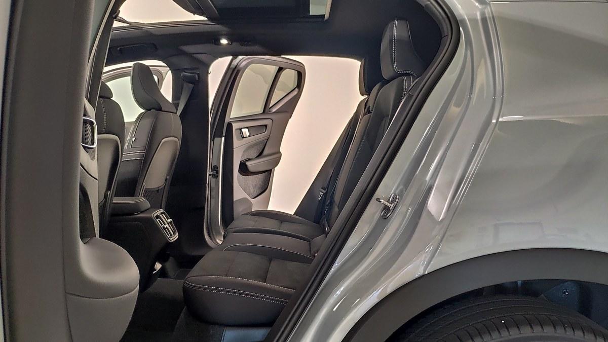 VOLVO Xc40 B3 Mild Hybrid Automatico Plus Dark