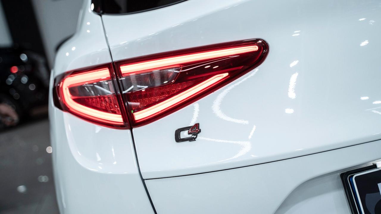 Alfa Romeo Stelvio VELOCE 2.2 Ti Q4 210 CV 20" CARBON AUTO XENO FULL