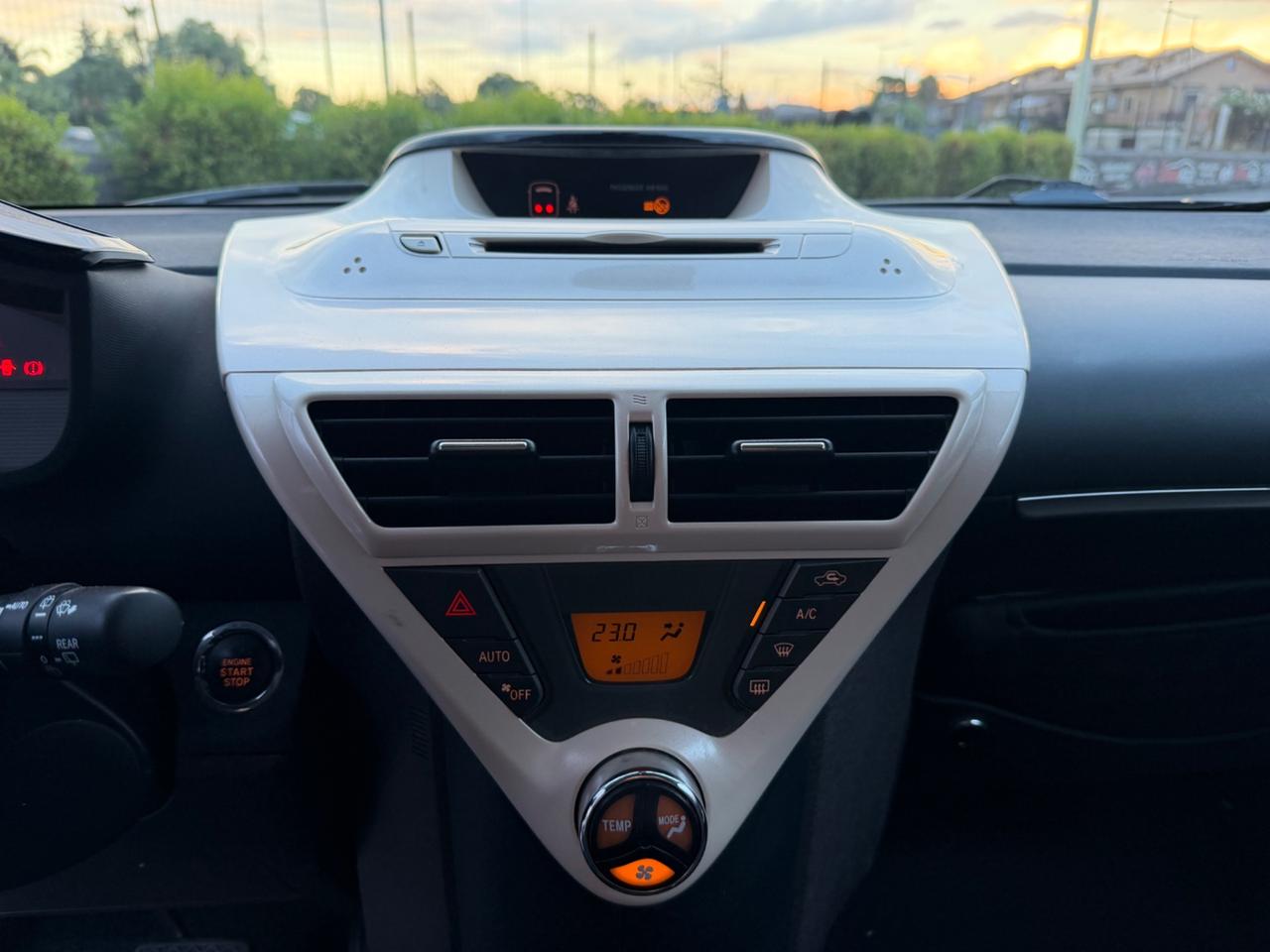 Toyota iQ 1.0 CVT Sol