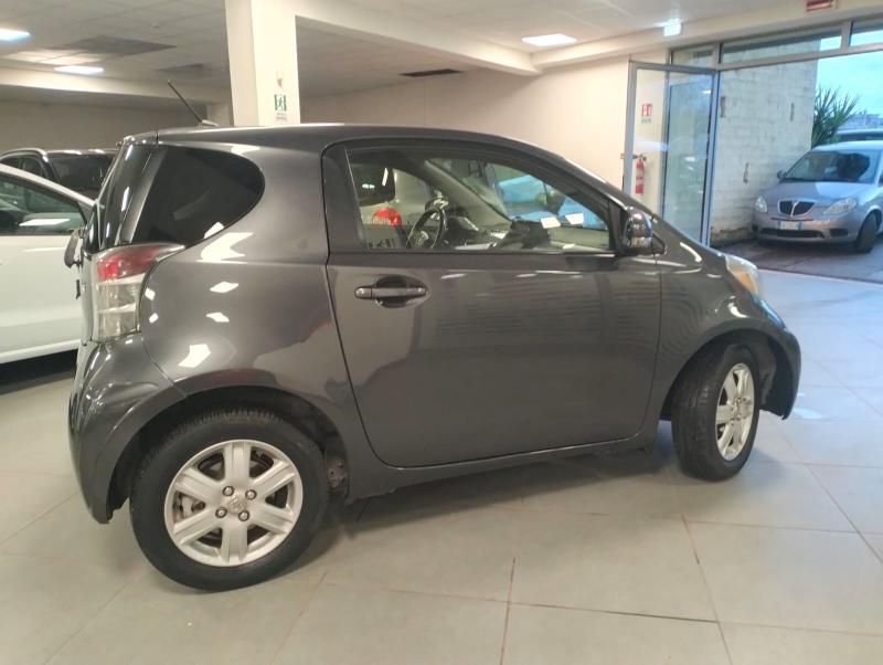 Toyota iQ 1.0 Active (sol) cvt E5