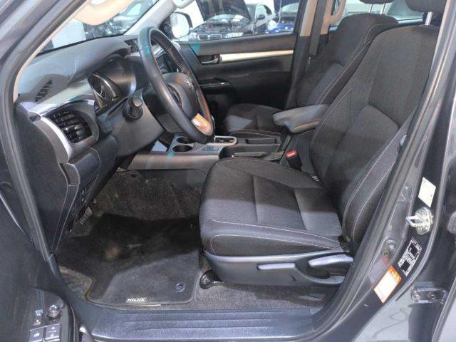 TOYOTA Hilux 4ª serie - 2.4 D-4D A/T 4WD 4 porte Double Cab