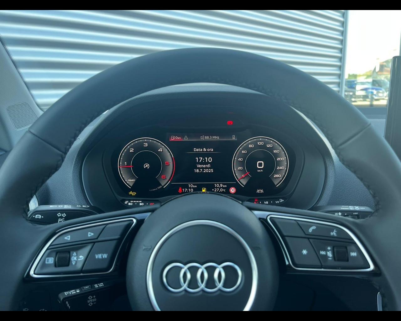 AUDI Q2 30 TDI S LINE EDITION