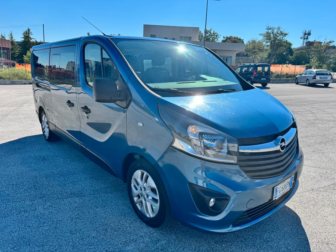 Opel Vivaro 1.6 dci 125CV 9 POSTI PASSO LUNGO
