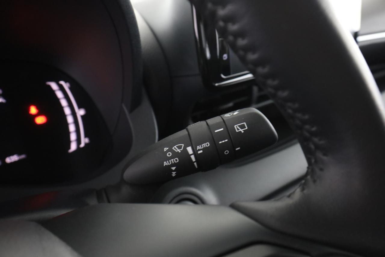 TOYOTA Yaris 4ª serie Yaris 1.5 Hybrid 5 porte Trend