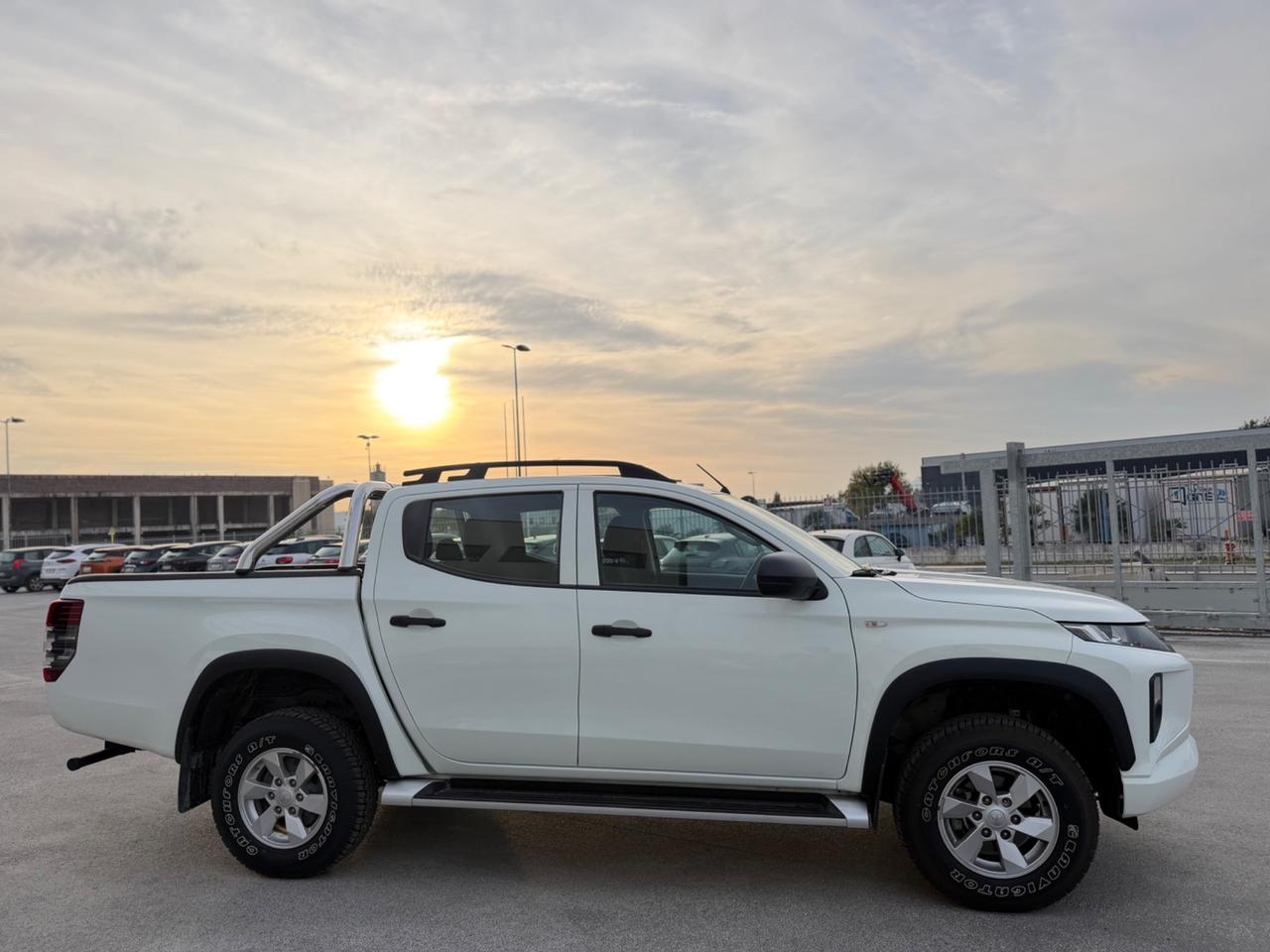 Mitsubishi L200 Invite