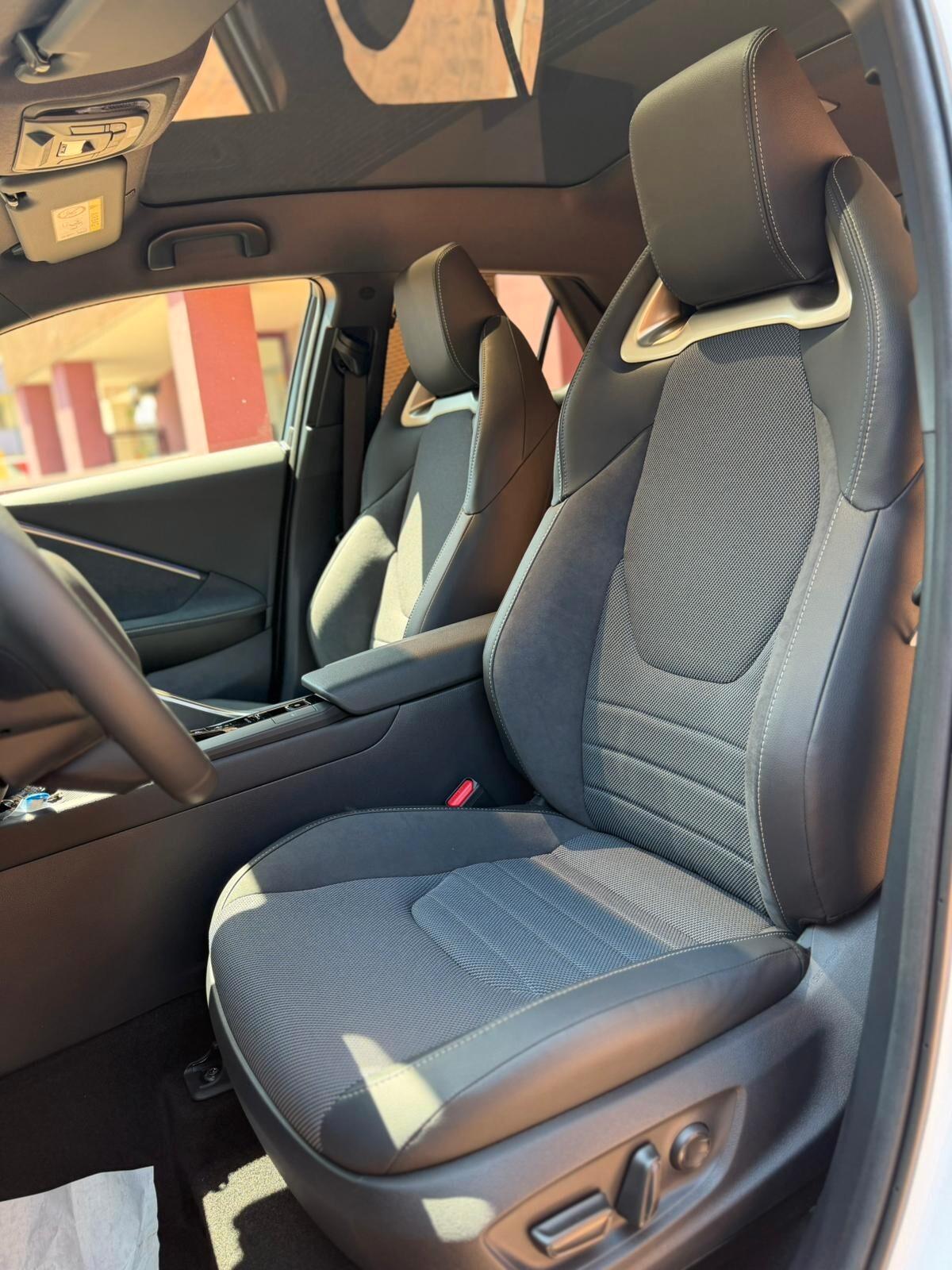 Toyota C-HR 1.8 HV Lounge 145 KW 197 CV TETTO PANORAMICO FULL OPTIONAL