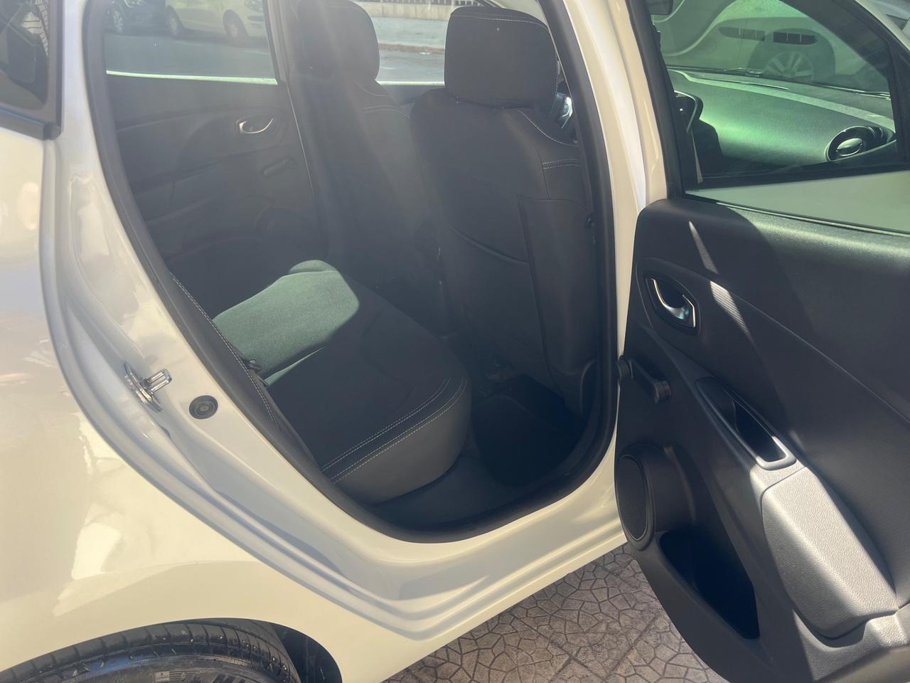 Renault Clio dCi 8V 75 CV 5 porte Moschino Life