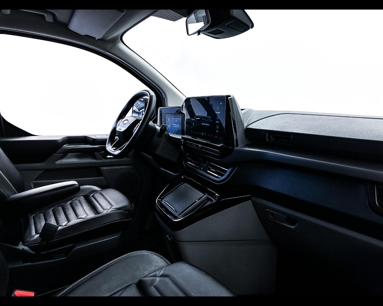 FORD Tourneo Custom 2ªs - Tourneo Custom 320 2.0 EcoBlue 170CV aut. PC Titanium