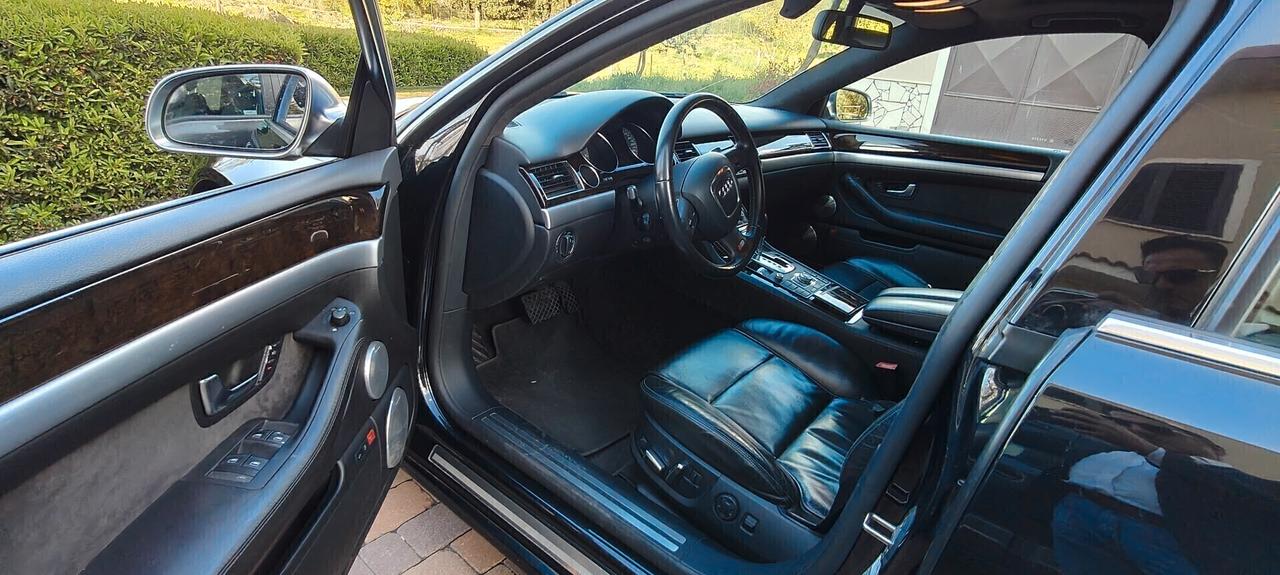 Audi A8 S8 5.2 V10 quattro tiptronic
