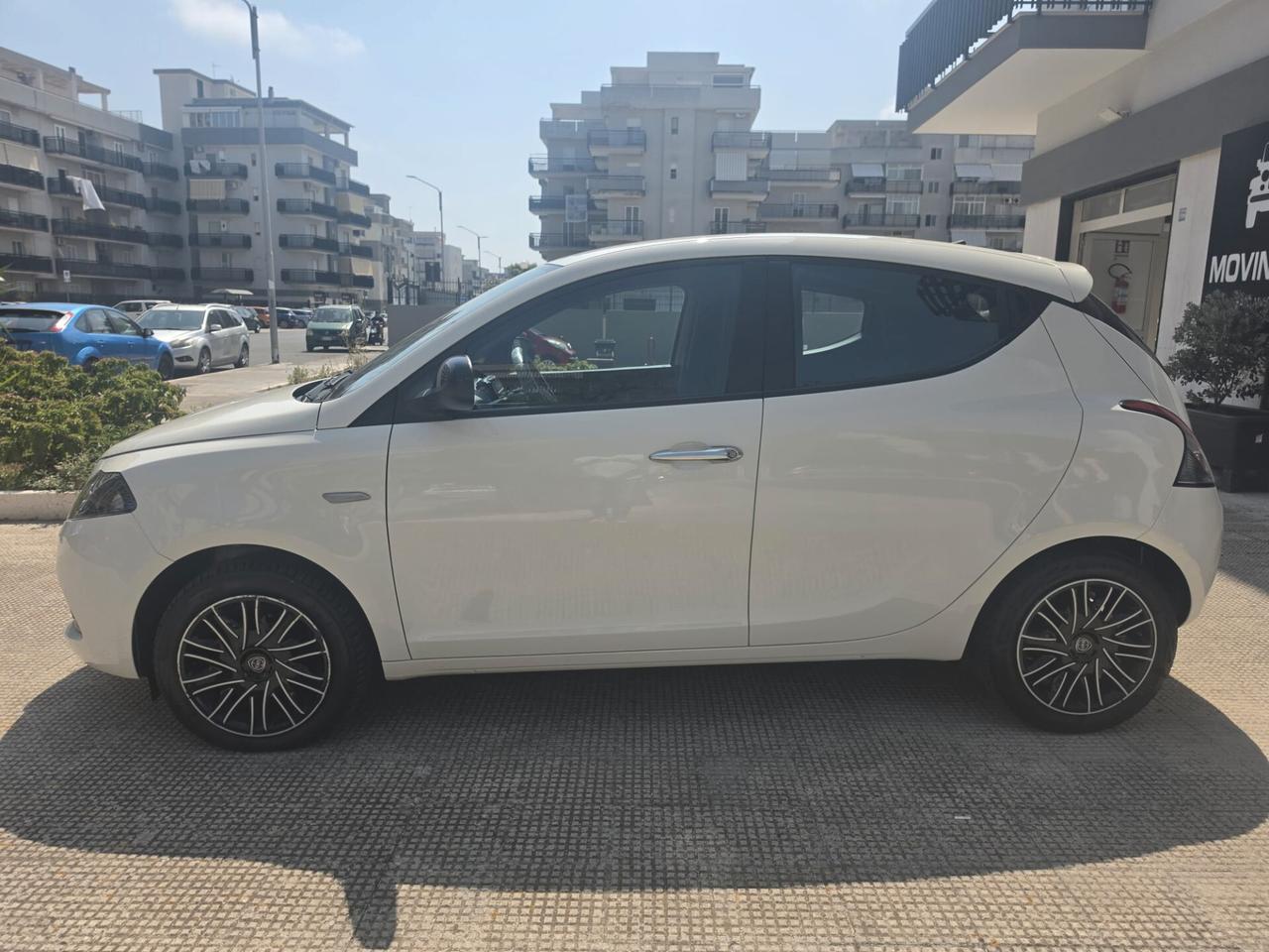 Lancia Ypsilon 1.0 FireFly 5 porte S&S Hybrid Gold