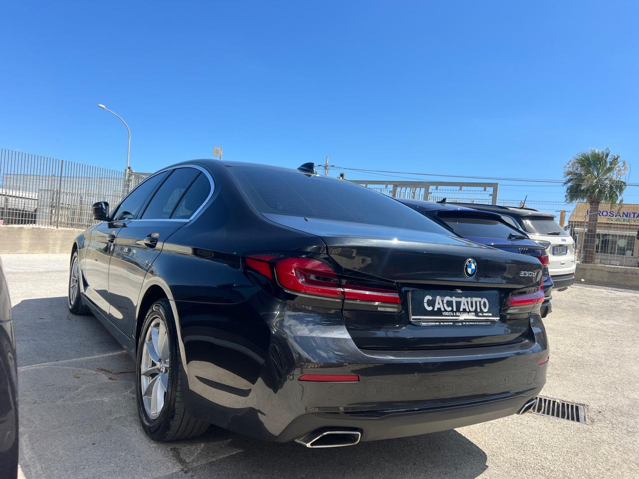 Bmw 530 530d Luxury 3.0 V6 berlina