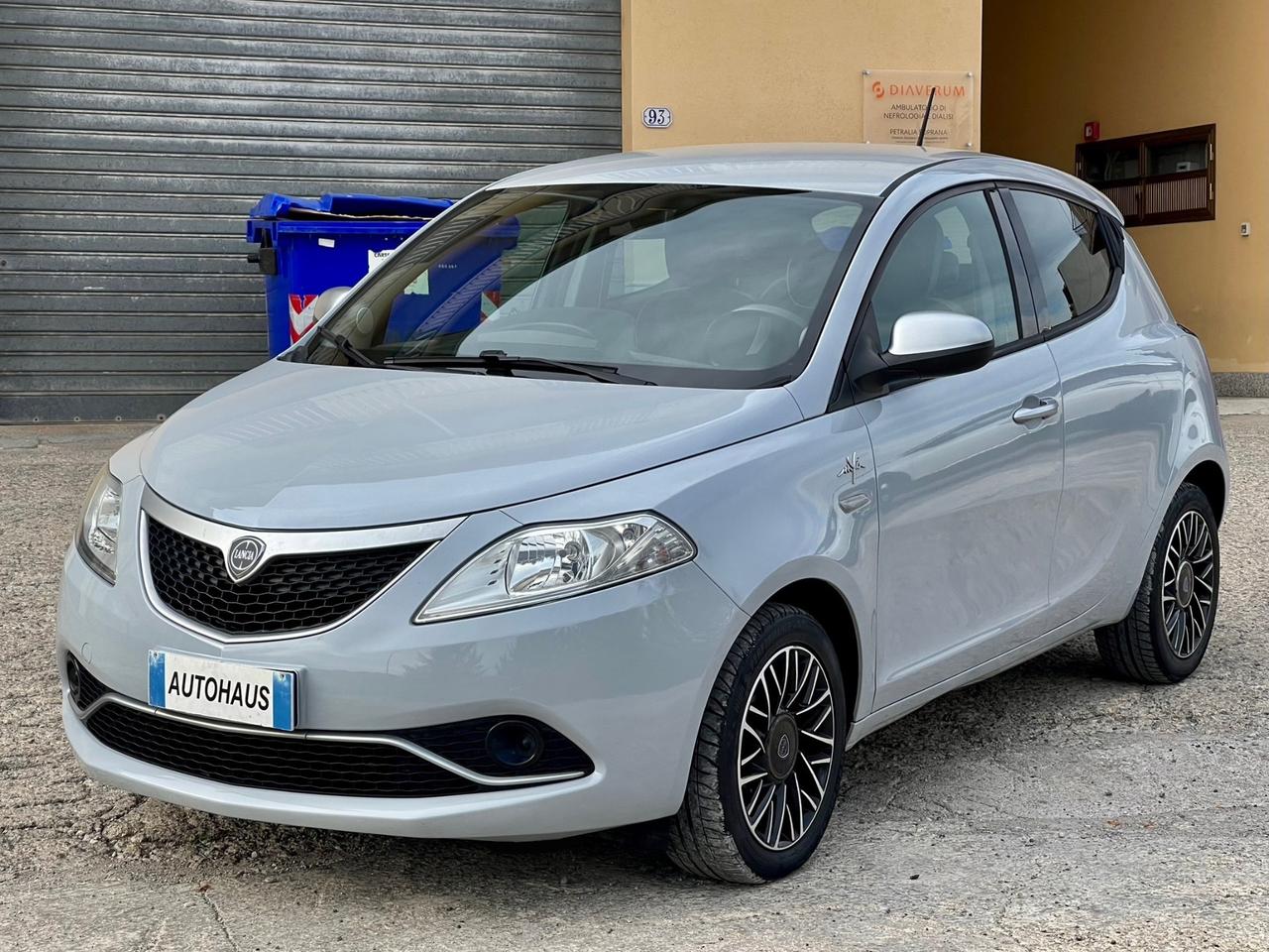 Lancia Ypsilon 1.2 69 CV 5 porte Mya