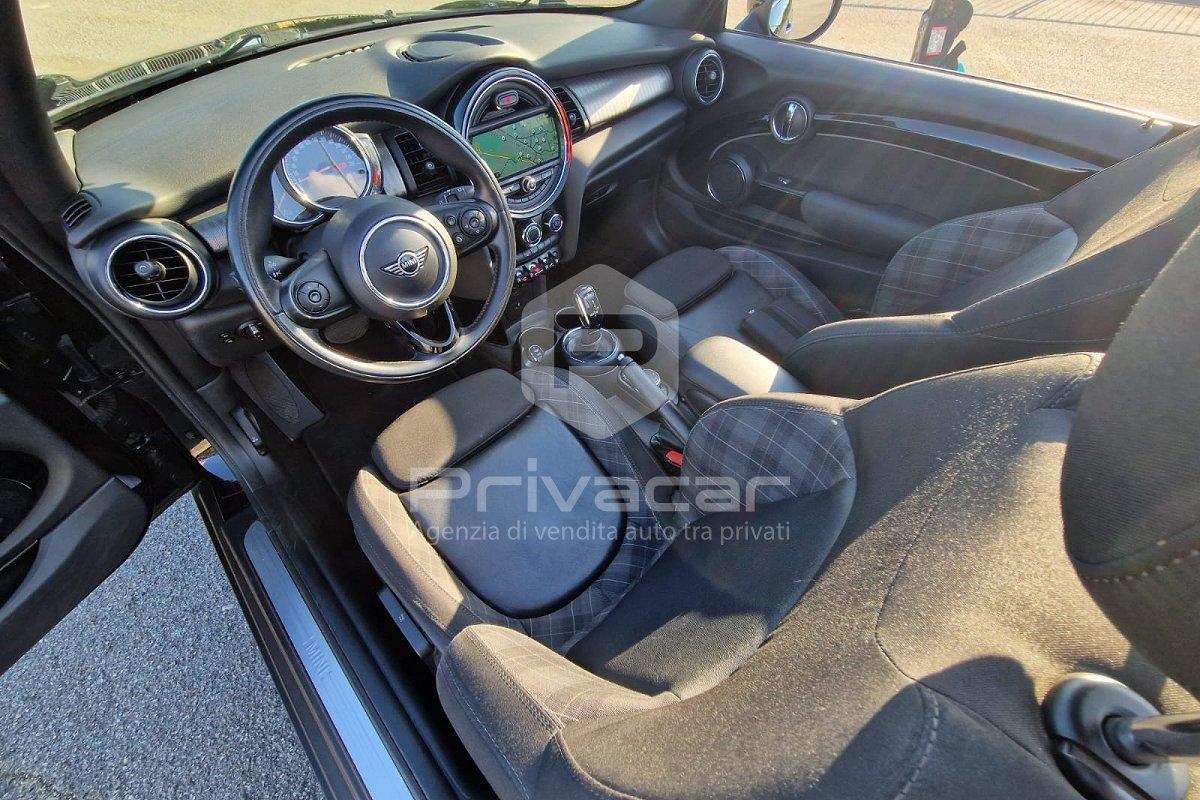 MINI Mini 1.5 Cooper D Cabrio