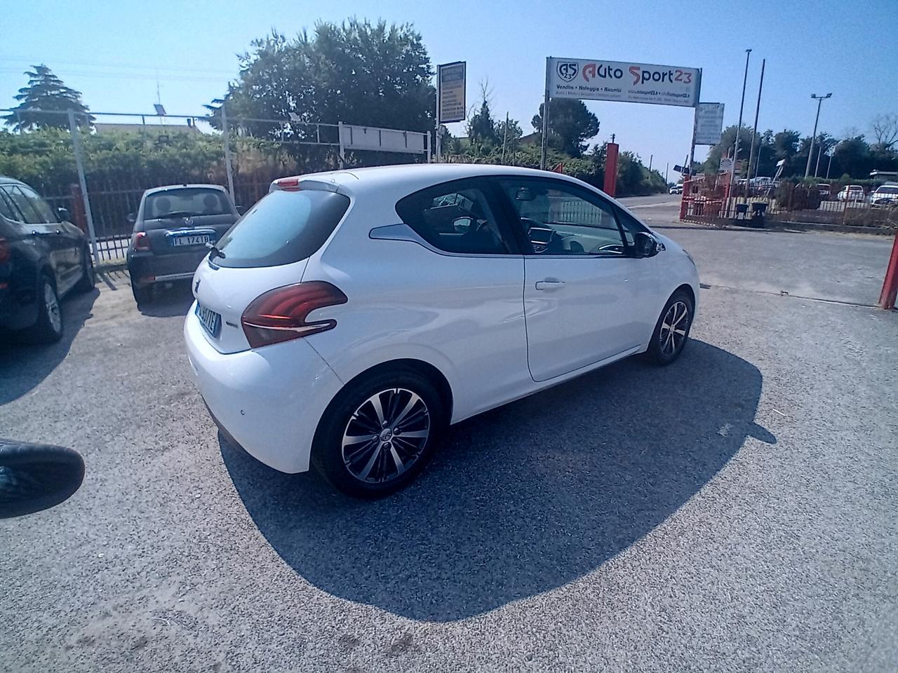 Peugeot 208 1.2 82cv Allure finanzio
